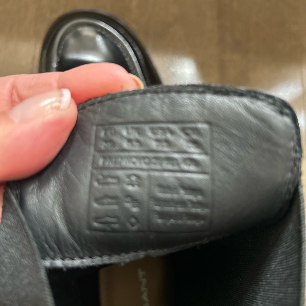 Gant Leather Black Boots with Gold Chain Detail - Picture 4 of 5
